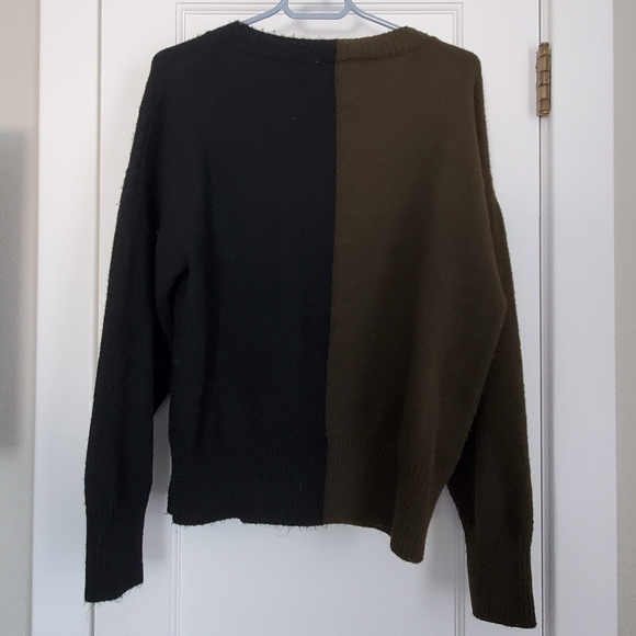 Sweet Romeo Womens Sweater Oversized Colorblock V Neck Olive Green Black Large - Picture 2 of 3